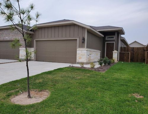 9732-9736 Grosbeak Lane, Magnolia, TX, 77354 | Card Image
