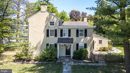 1 Village Way, PLYMOUTH MEETING, PA, 19462-1241 | Card Image