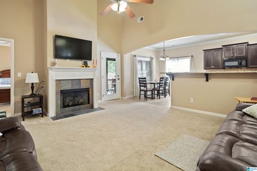 565 Fultonbrook Dr, FULTONDALE, AL, 35068-1373 | Card Image