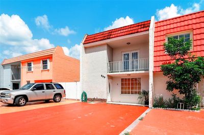 0 - 899 W 79th Pl, Townhouse with 2 bedrooms, 2 bathrooms and null parking in Hialeah FL | Image 3