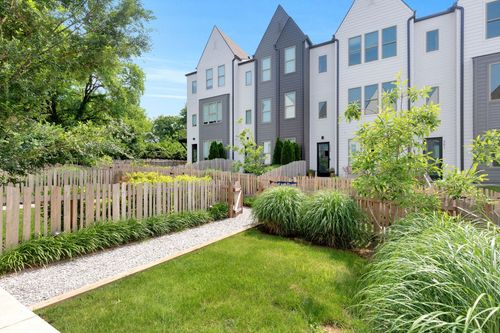 339 E Village Ln, Nashville, TN, 37216-2542 | Card Image