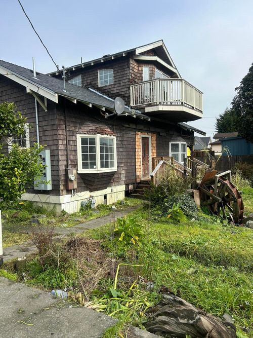 821 Summer St, Eureka, CA, 95501-0212 | Card Image