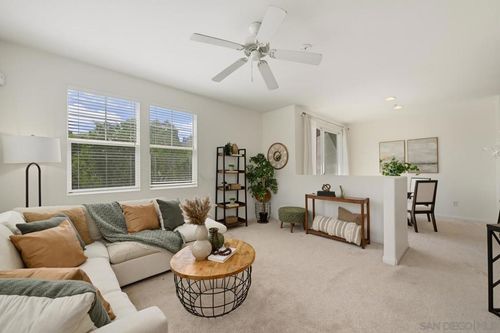 4611 Central Plz, San Diego, CA, 92123-6417 | Card Image