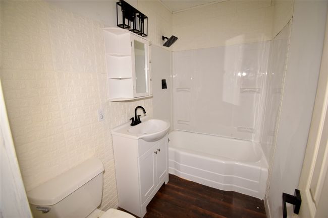 1511 S High St, House other with 3 bedrooms, 2 bathrooms and null parking in Brady TX | Image 8