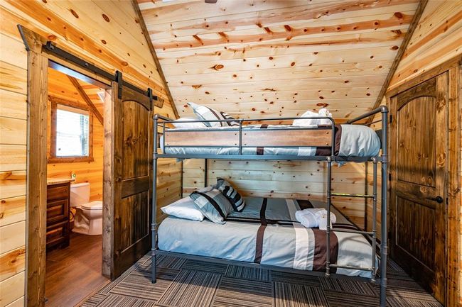 317 Sugar Pine Loop, House other with 4 bedrooms, 5 bathrooms and null parking in Broken Bow OK | Image 31