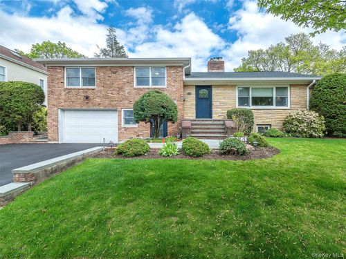 5 Fairfield Ave, Port Washington, NY, 11050-2405 | Card Image