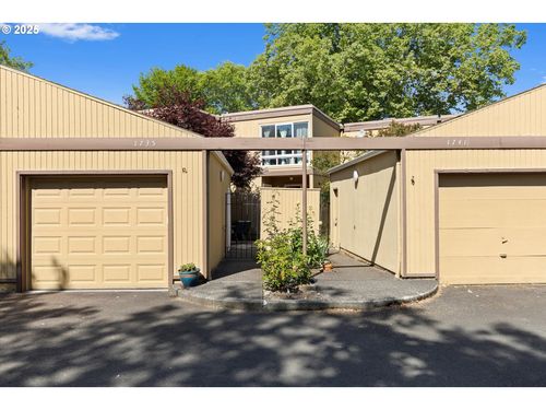 1735 Nw Lakeway Ln, Beaverton, OR, 97006-3213 | Card Image