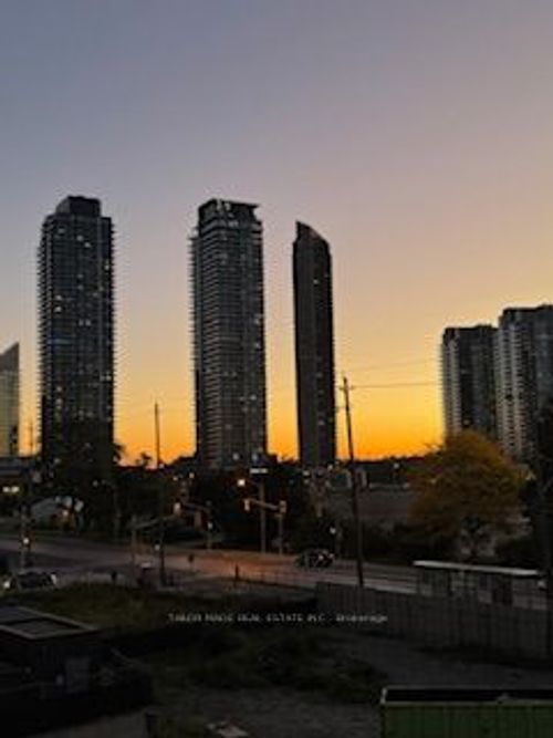 405-38 Annie Craig Dr, Etobicoke, ON, M8V0G9 | Card Image