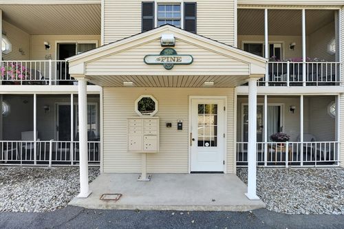 apt-32-41 W Summit St, South Hadley, MA, 01075-2770 | Card Image