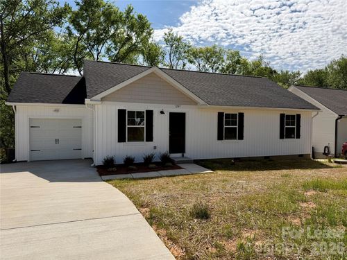 1207 Suncrest Ave, Statesville, NC, 28677-6957 | Card Image