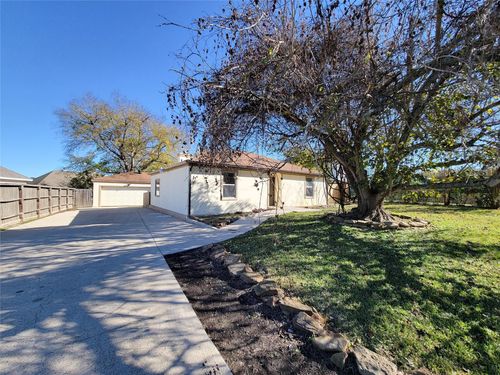 12510 Ridgecrest Dr, Willis, TX, 77318-5363 | Card Image
