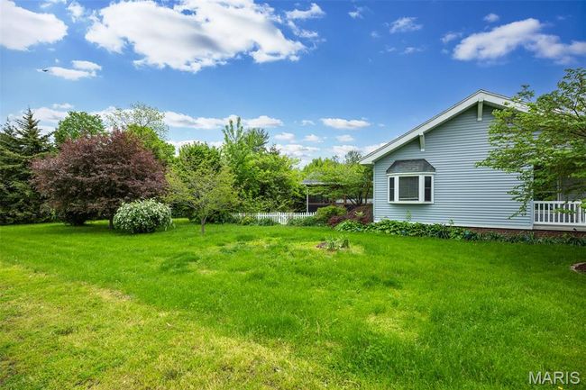 418 E Maple St, House other with 3 bedrooms, 2 bathrooms and 2 parking in Gillespie IL | Image 4