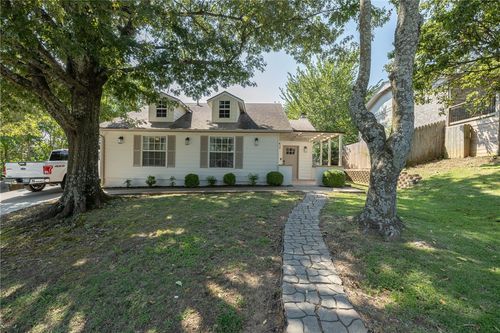 2357 Hummingbird Ln, Fayetteville, AR, 72703-4151 | Card Image