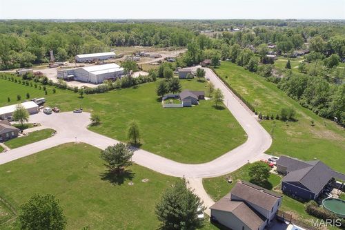 813 Mariana Court, New Athens, IL, 62264 | Card Image