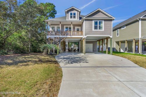 129 Ne 39th St, Oak Island, NC, 28465-5638 | Card Image