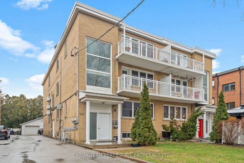 1-295 Scarlett Rd, York, ON, M6N4L1 | Card Image