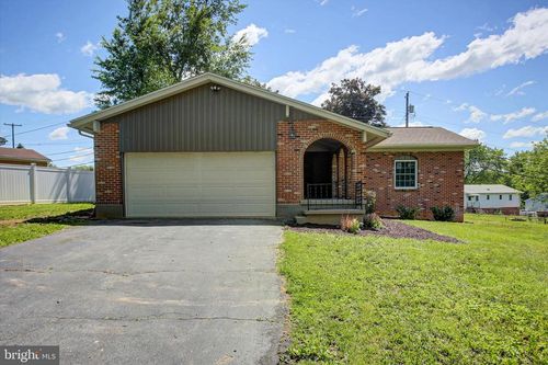 868 Fox Meadow Road, CHAMBERSBURG, PA, 17202 | Card Image