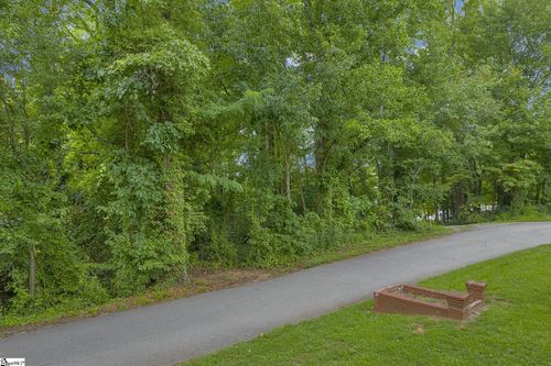 7 Merritt View Ter, Greenville, SC, 29609-6412 | Card Image