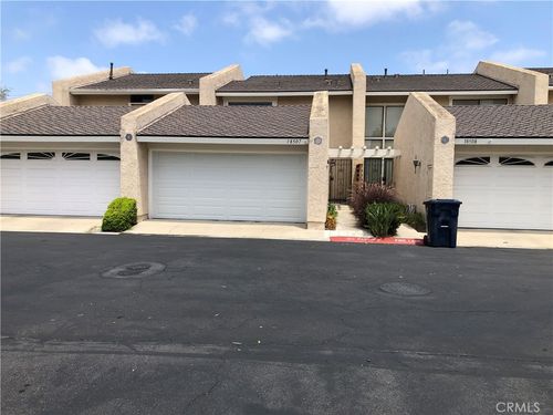 18507 Pueblo Cir, Huntington Beach, CA, 92646-1850 | Card Image