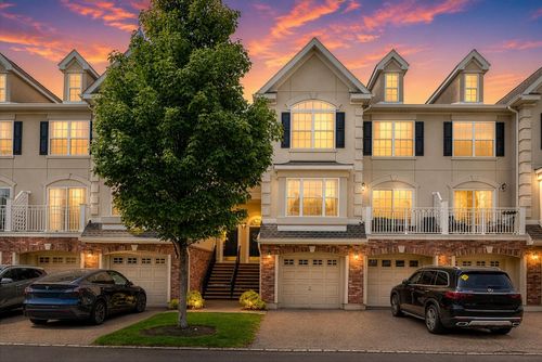 196-196 Blue Heron Dr, Secaucus, NJ, 07094-2937 | Card Image