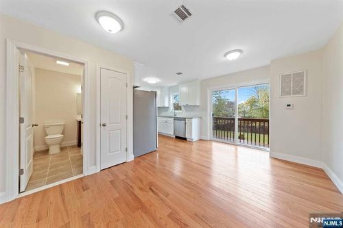 124 Home Pl, Lodi, NJ, 07644-1555 | Card Image