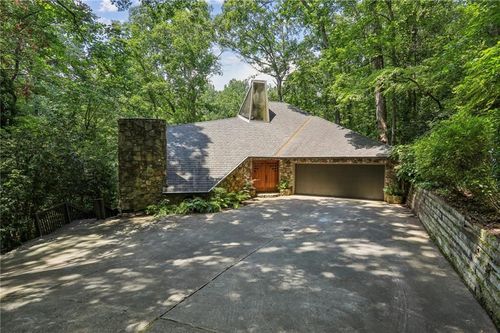 562 Pine Valley Rd Se, Marietta, GA, 30067-4828 | Card Image