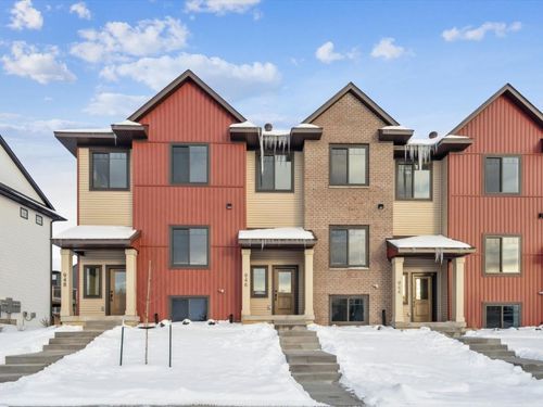 946 Dubs Dr, Iowa City, IA, 52246-8802 | Card Image