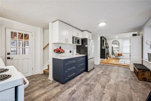 20 Bergey St, Cambridge, ON, N3C1P6 | Card Image
