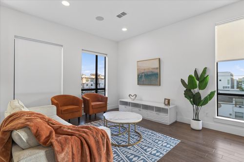 4905 Camdale Ct, Dallas, TX, 75206-8747 | Card Image