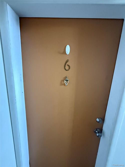 8140 Denwood Dr, Sterling Heights, MI, 48312-5907 | Card Image