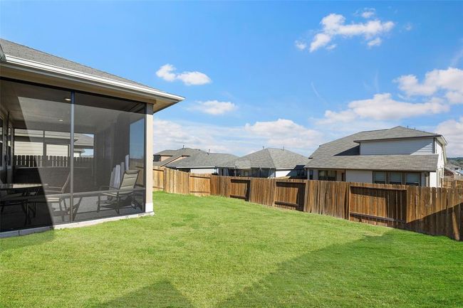 Nice large backyard. | Image 27