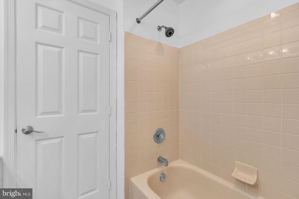 Residential Lease in WOODBURY
