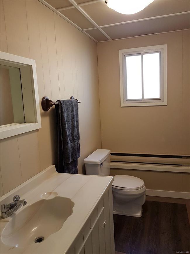 Lower level bathroom | Image 30