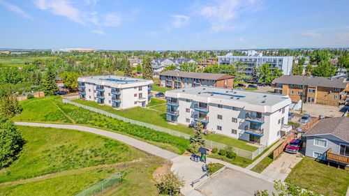 208-10222 105 Ave, Grande Prairie, AB, T8V1H5 | Card Image