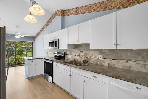 apt-b-723 Timber Ridge Trl Sw, Vero Beach, FL, 32962-5918 | Card Image