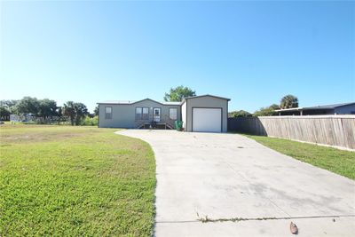 1102 E Miller Drive, House other with 3 bedrooms, 2 bathrooms and null parking in Moore Haven FL | Image 2