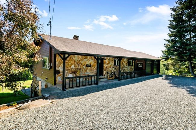 4090 Otter Point Rd, House other with 4 bedrooms, 3 bathrooms and 5 parking in Sooke BC | Image 4