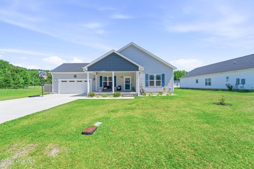 103 Thoroughbred Run, Richlands, NC, 28574-6014 | Card Image