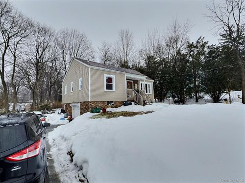 4 Pilgrim Ter, Poughkeepsie, NY, 12601-1028 | Card Image