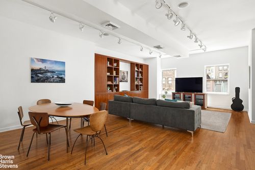 12e-176 Broadway, New York, NY, 10038-2518 | Card Image