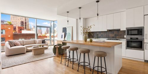 706-425 W 53rd St, New York, NY, 10019-5952 | Card Image
