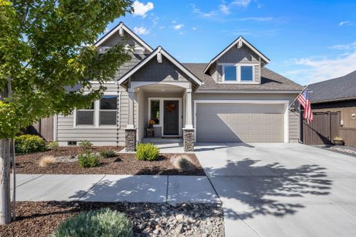 2925 Nw 23rd Street, Redmond, OR, 97756 | Card Image