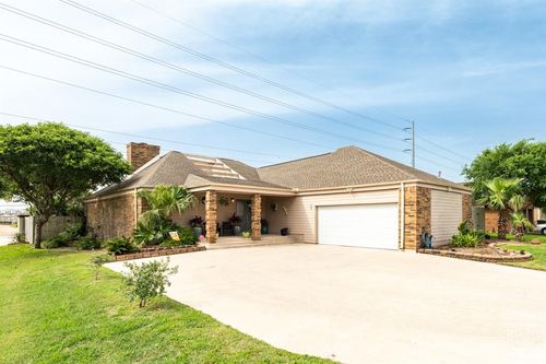 29 Quintana Dr, Galveston, TX, 77554-9363 | Card Image