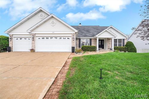 1351 Shelby Point Dr, O Fallon, MO, 63366-7518 | Card Image