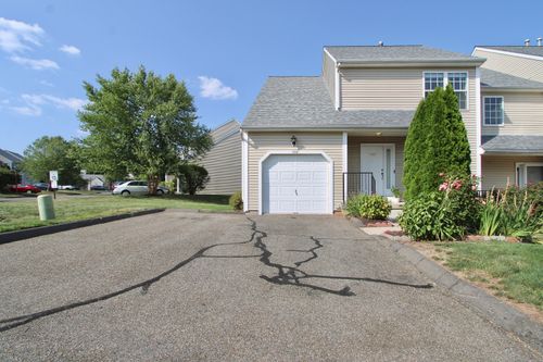 704-704 Gray Fox Ln, Rocky Hill, CT, 06067-3923 | Card Image