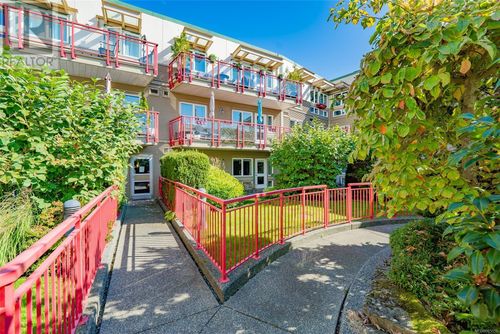 320-99 Chapel St, Nanaimo, BC, V9R5H3 | Card Image