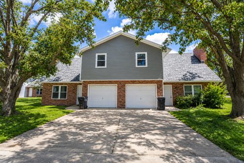 1913 Greenleaves Ct, COLUMBIA, MO, 65201-5489 | Card Image