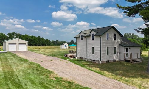 7979 Sinclair Rd, Eau Claire, MI, 49111-8640 | Card Image