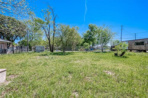 5525 Liberty Rd, Houston, TX, 77026-5372 | Card Image