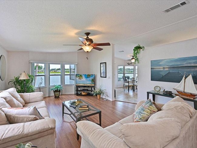 8439 Imperial Cir, House other with 2 bedrooms, 2 bathrooms and null parking in PALMETTO FL | Image 9